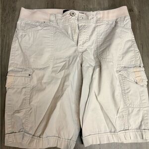 Gloria Vanderbilt Light Cream Cargo Shorts